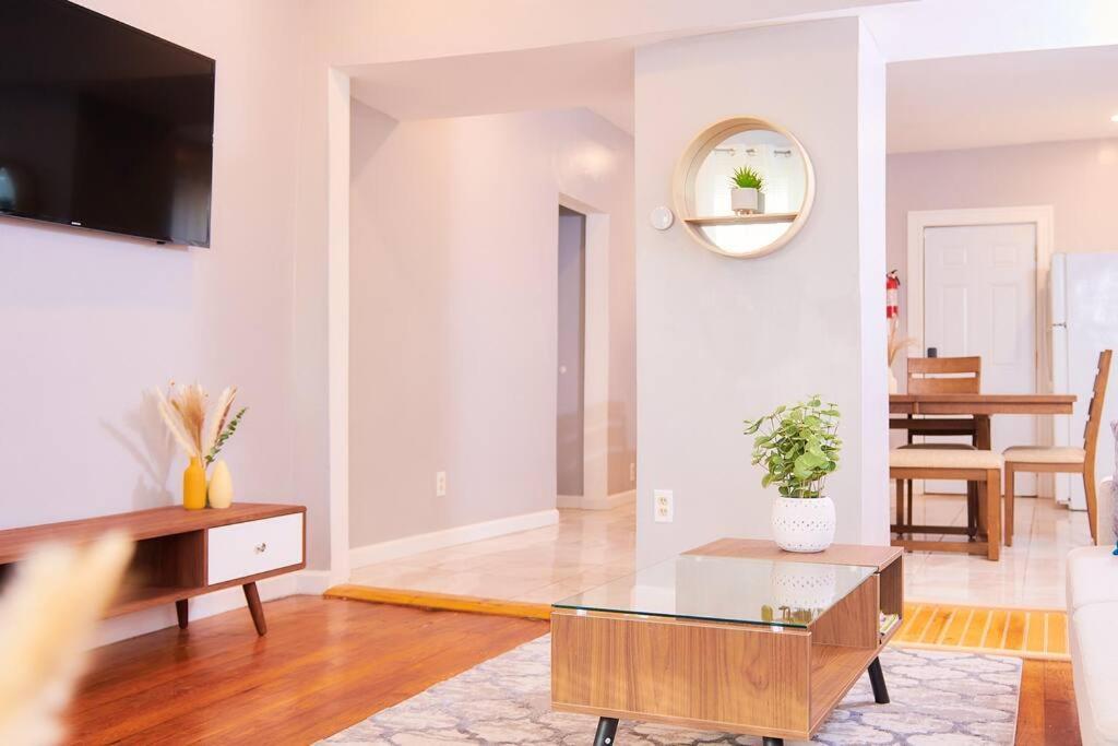 Cozy Apartment 1St 10Min Walk Downtown And City View プロビデンス エクステリア 写真