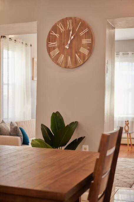 Cozy Apartment 1St 10Min Walk Downtown And City View プロビデンス エクステリア 写真