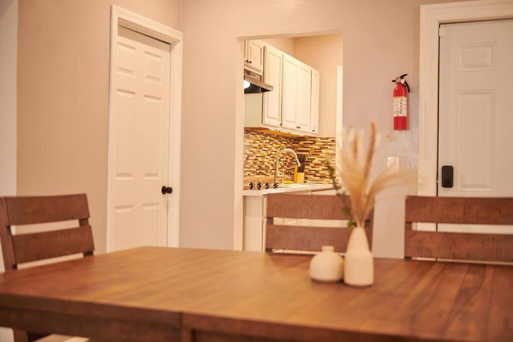 Cozy Apartment 1St 10Min Walk Downtown And City View プロビデンス エクステリア 写真